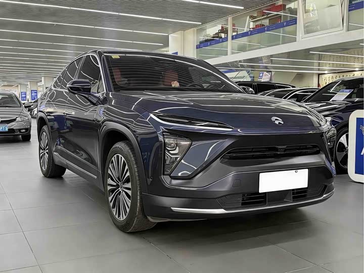 Фото 3 - Nio EC6