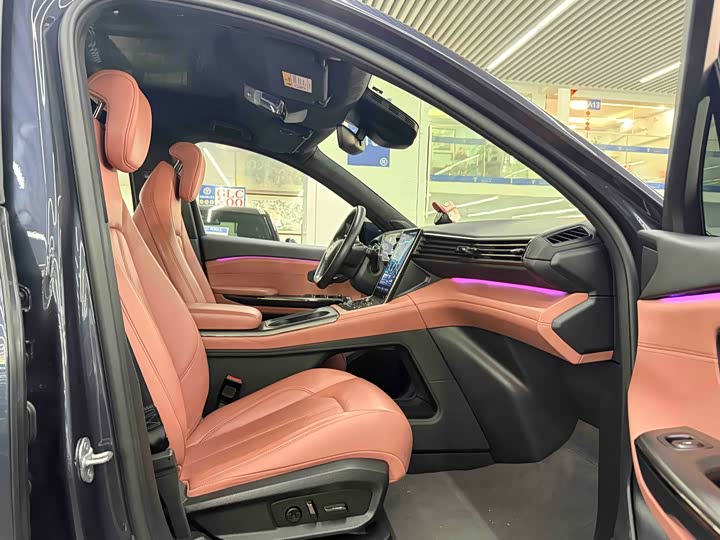 Фото 8 - Nio EC6