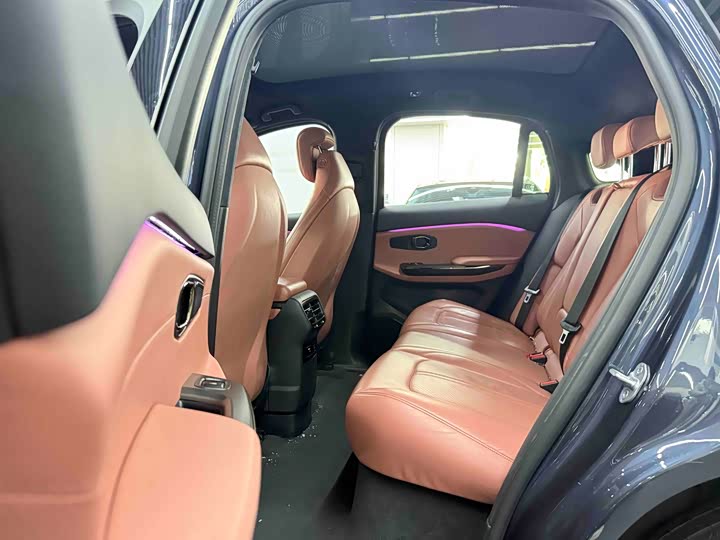 Фото 9 - Nio EC6