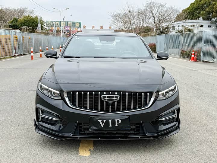 Фото 2 - Geely Preface