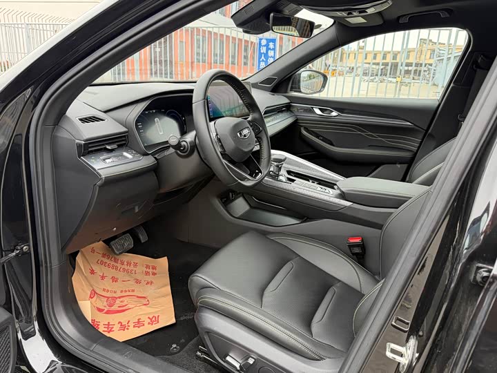 Фото 6 - Geely Preface