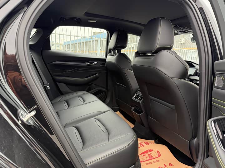 Фото 8 - Geely Preface