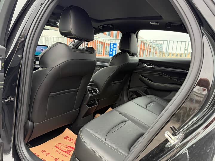 Фото 9 - Geely Preface