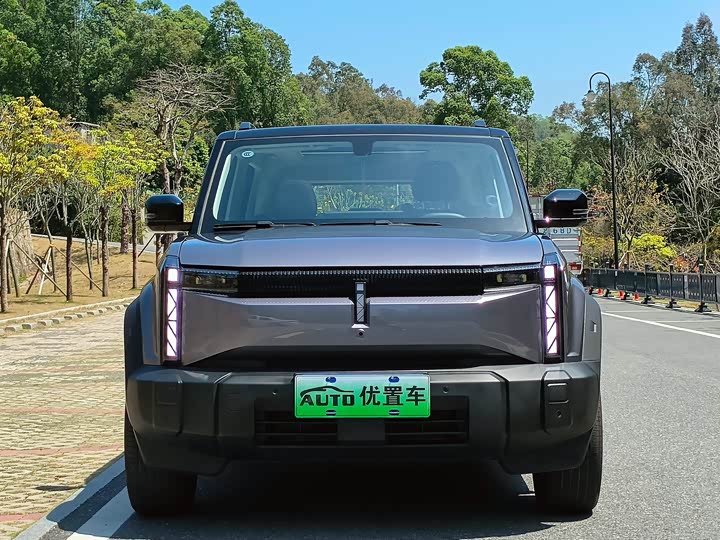 Фото 2 - Chery iCar 03