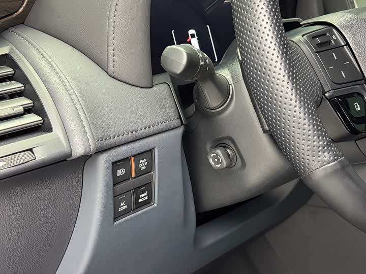 Toyota Vellfire 2024 2024款 皇冠 双擎 2.5L 至尊行政版