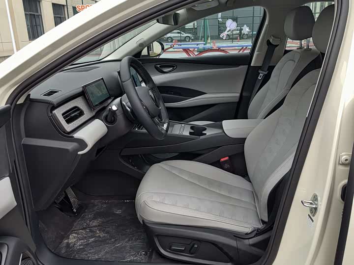 Photo 3 - BYD Seal 06 Hybrid/EV