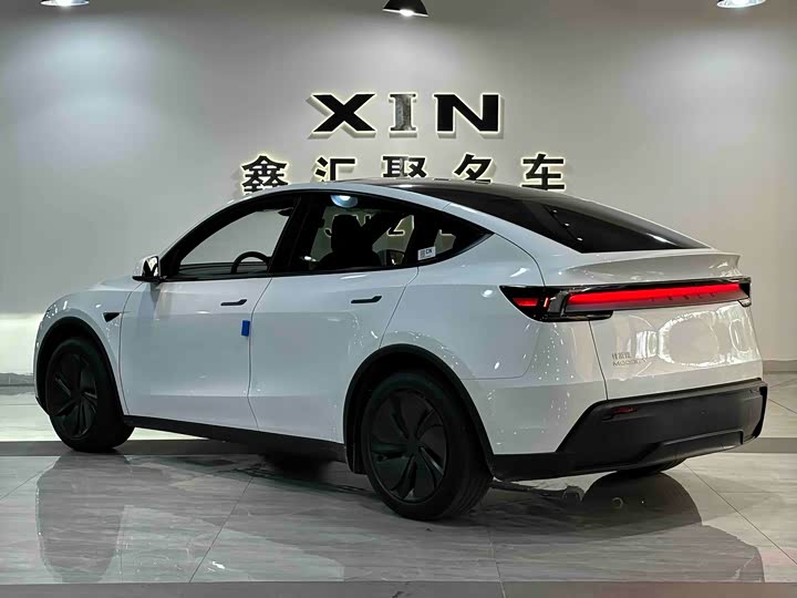 Фото 4 - Tesla Model Y