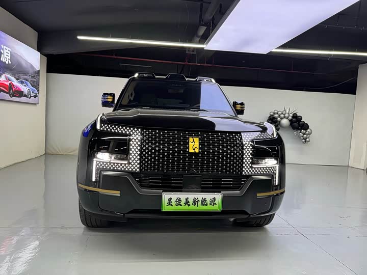 Фото 2 - BYD Yangwang U8