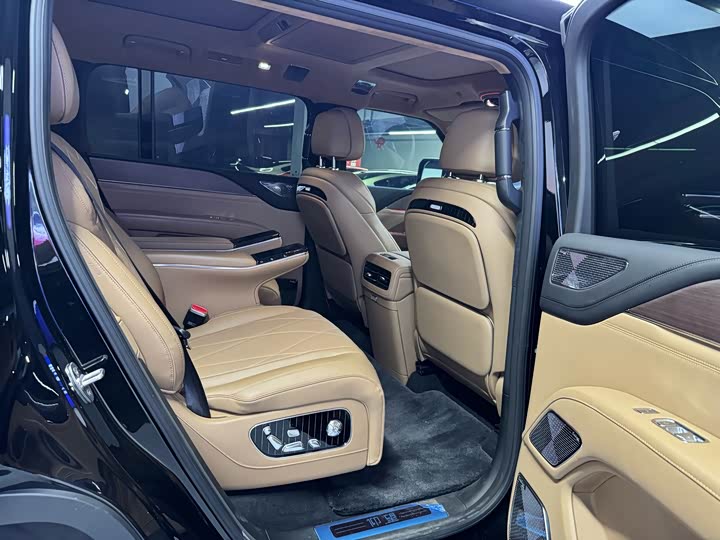 Фото 9 - BYD Yangwang U8