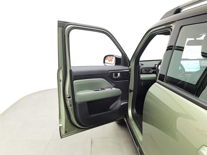 Фото 8 - Baojun Yep Plus