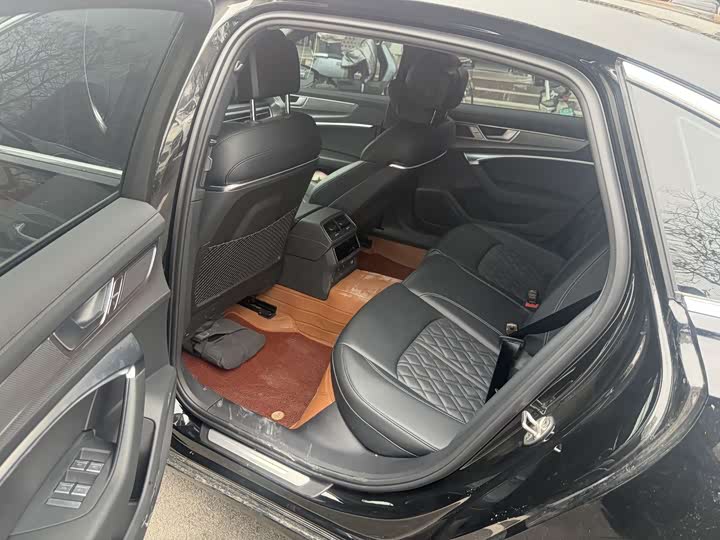 Фото 6 - Audi A6L