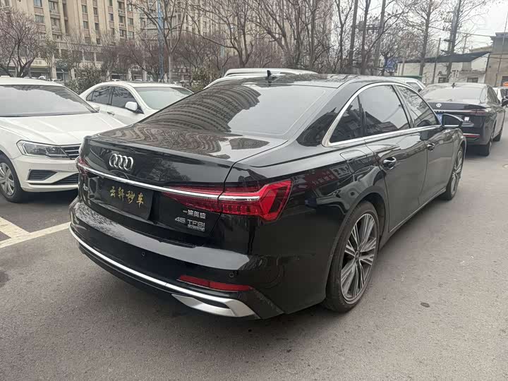 Фото 8 - Audi A6L