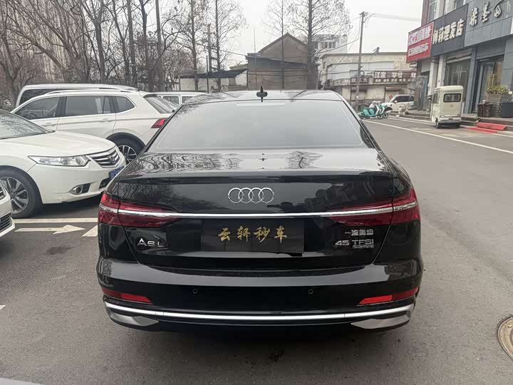 Фото 9 - Audi A6L