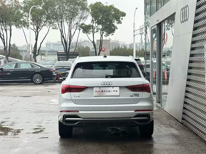 Фото 4 - Audi Q3