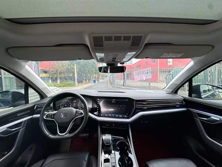 Фото 5 - Volkswagen Touareg