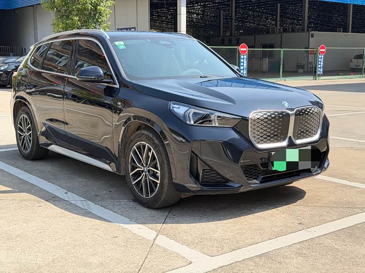 Фото 3 - BMW iX1