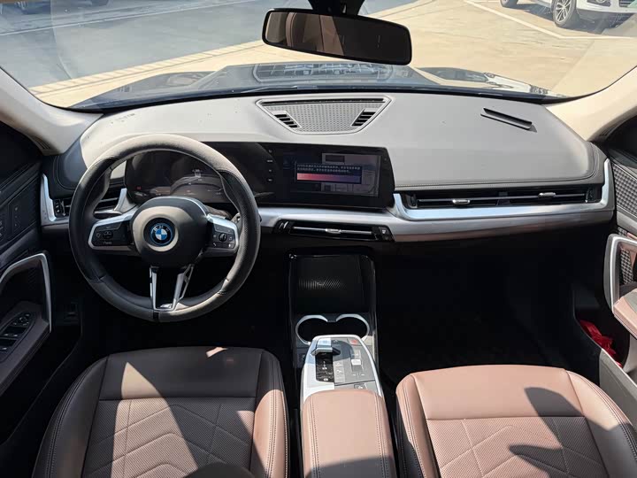 Фото 9 - BMW iX1