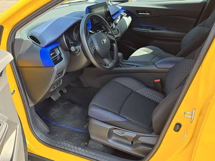 Photo 3 - Toyota C-HR