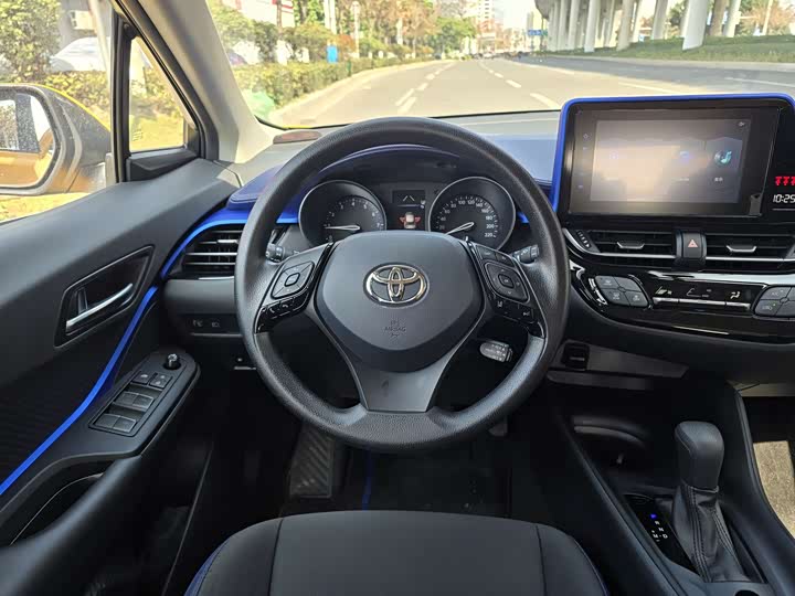 Photo 6 - Toyota C-HR