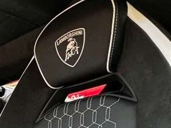 2023 Lamborghini Revuelto