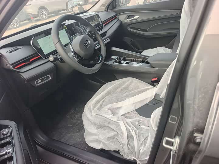 Фото 9 - Geely Binrui