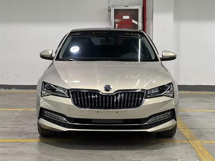 Фото 2 - Skoda Superb
