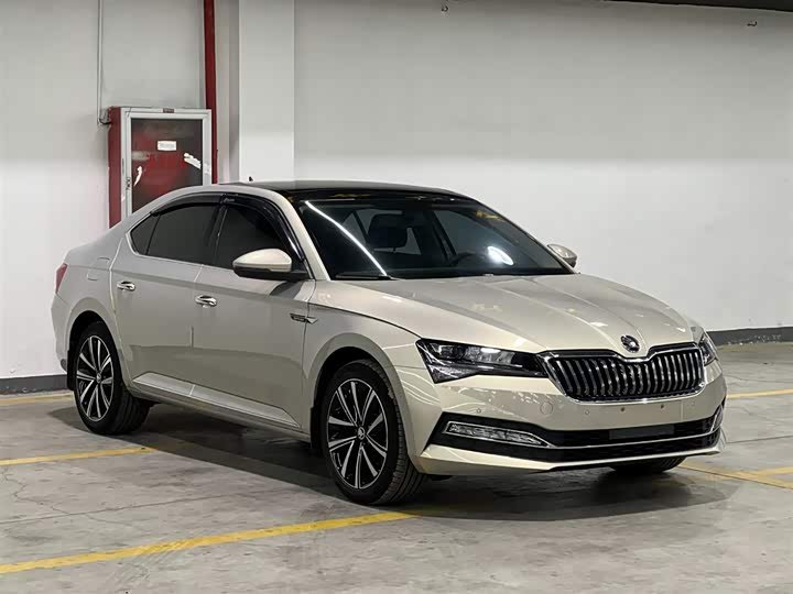 Фото 3 - Skoda Superb