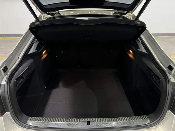 Фото 7 - Skoda Superb