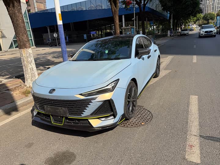 Фото 1 - Changan UNI-V