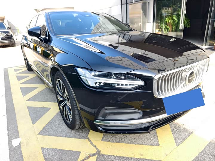 Фото 1 - Volvo S90