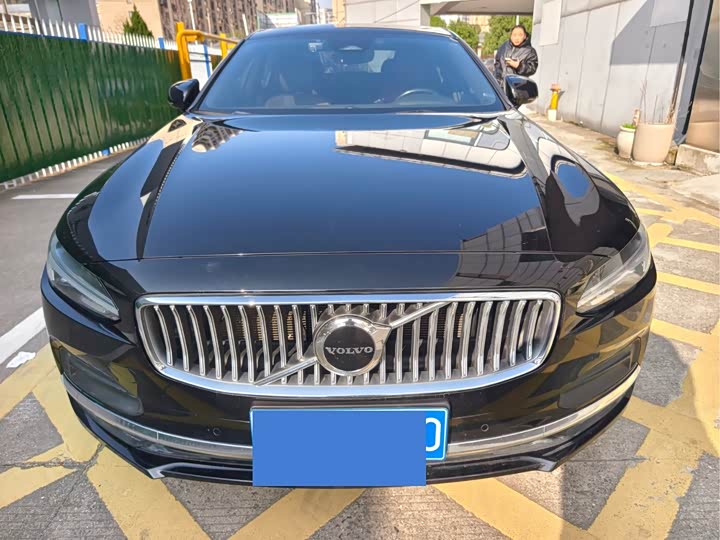 Фото 2 - Volvo S90