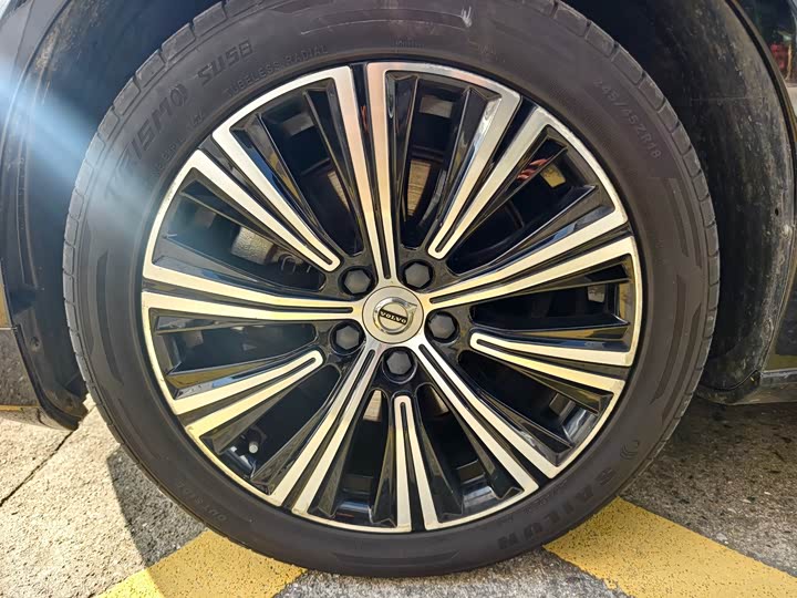 Фото 4 - Volvo S90