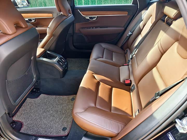 Фото 7 - Volvo S90