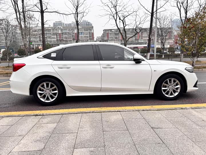 Фото 8 - Honda Civic