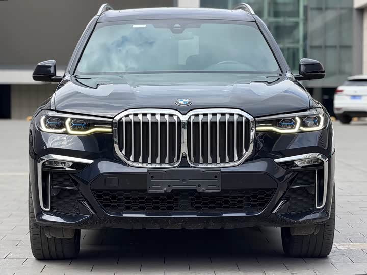 Photo 2 - BMW X7