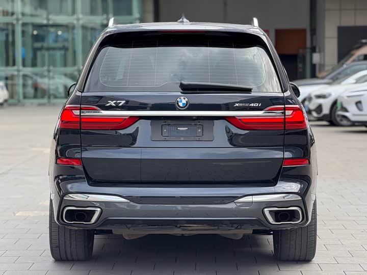 Photo 4 - BMW X7