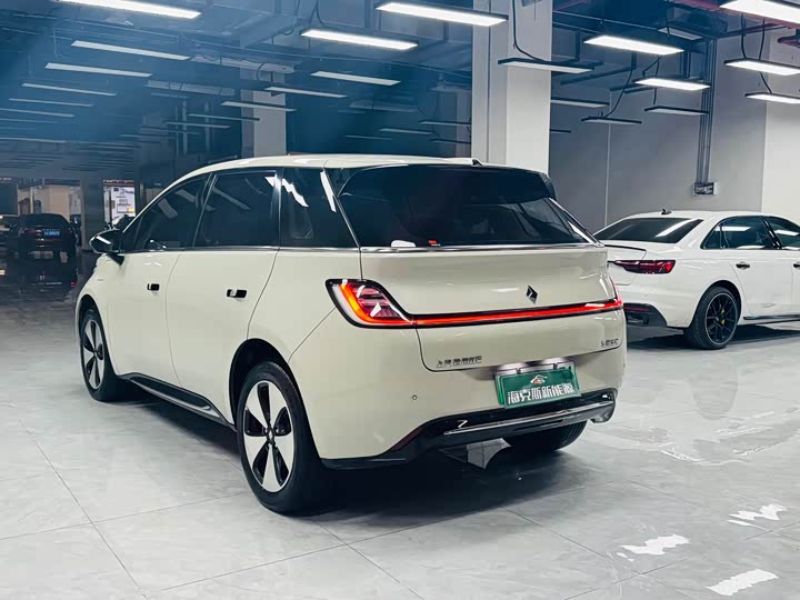 Фото 3 - Baojun Yunduo