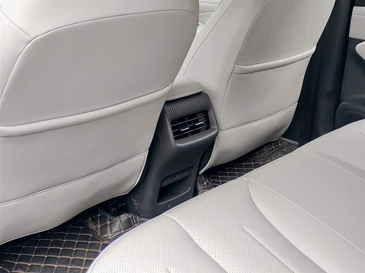 Фото 9 - Baojun Yunhai