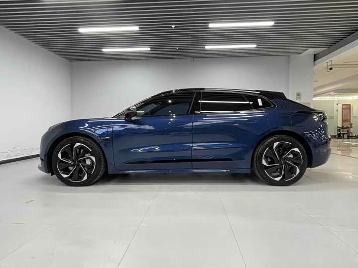 Фото 3 - Zeekr 001