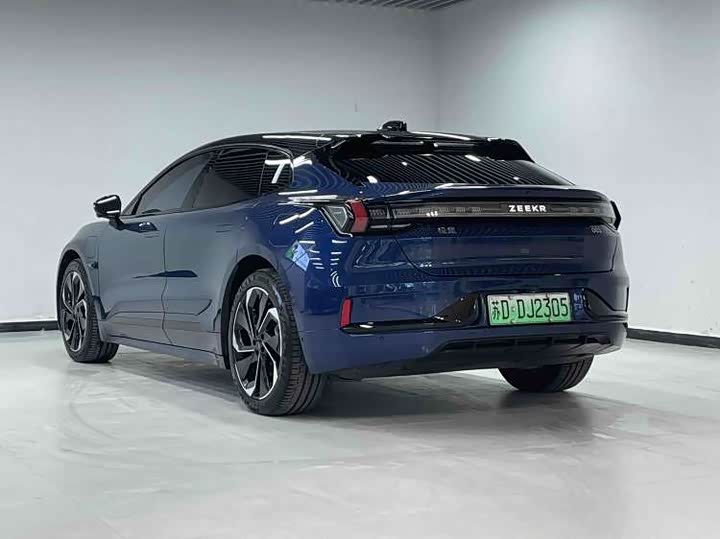 Фото 4 - Zeekr 001