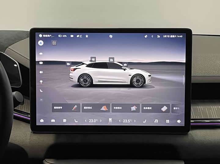 Фото 7 - Zeekr 001