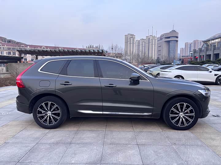 Фото 4 - Volvo XC60