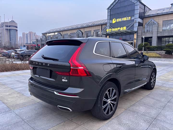 Фото 6 - Volvo XC60