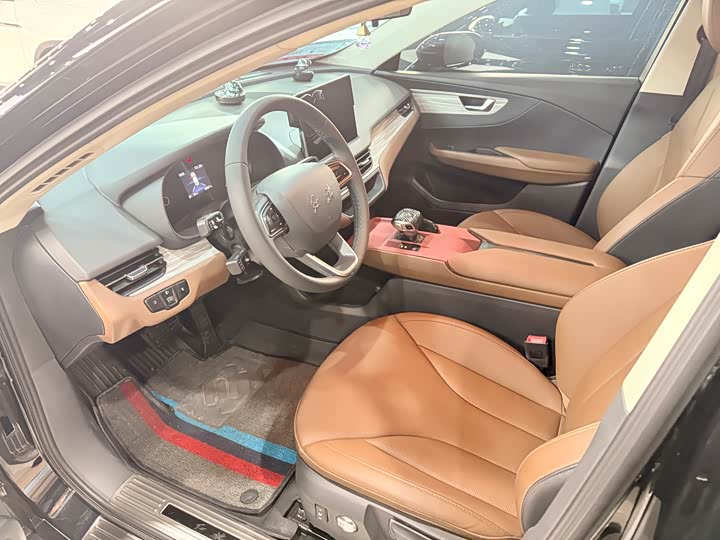 Photo 4 - Hongqi E-QM5