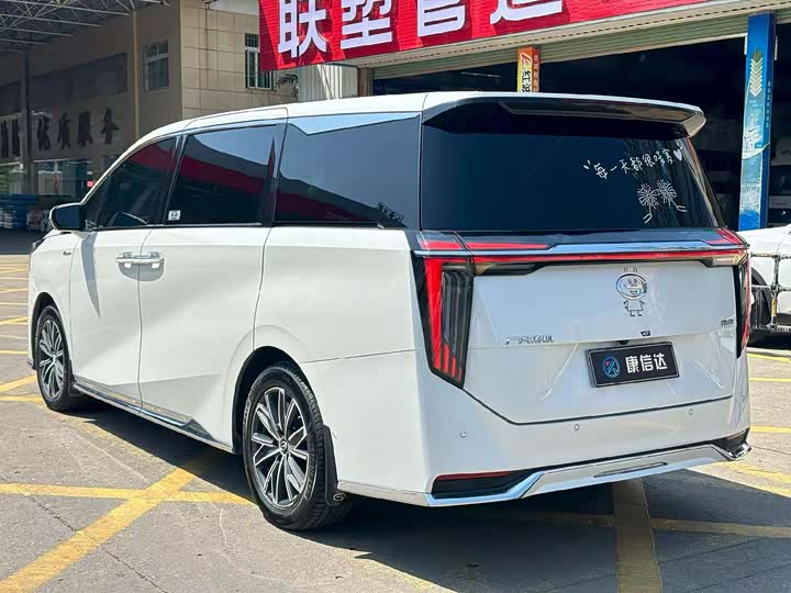 Фото 9 - GAC Trumpchi M8