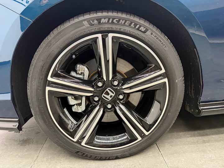 Фото 6 - Honda Accord Hybrid