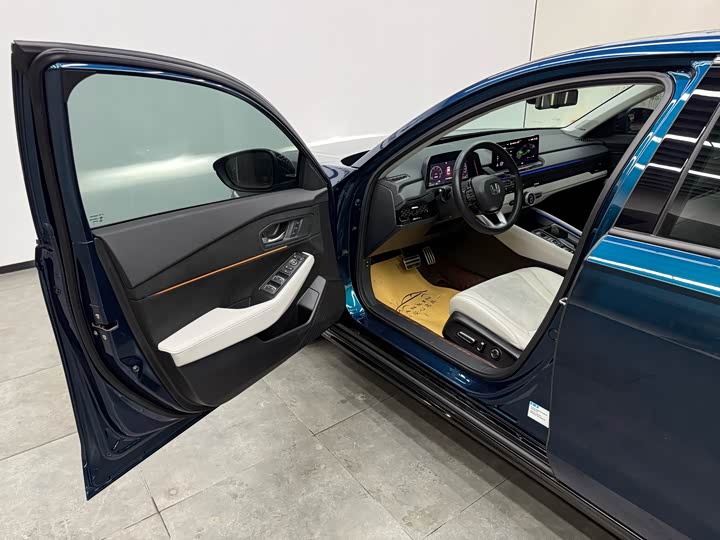 Фото 7 - Honda Accord Hybrid