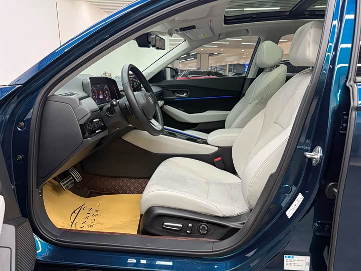 Фото 8 - Honda Accord Hybrid