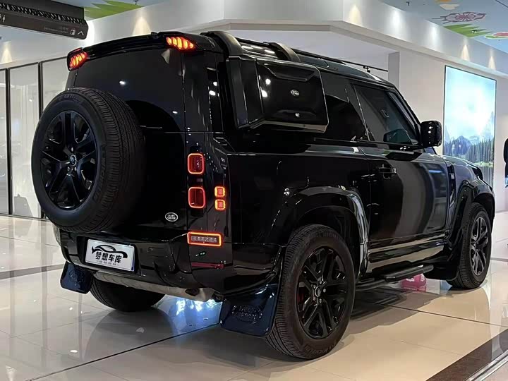 Фото 9 - Land Rover Defender