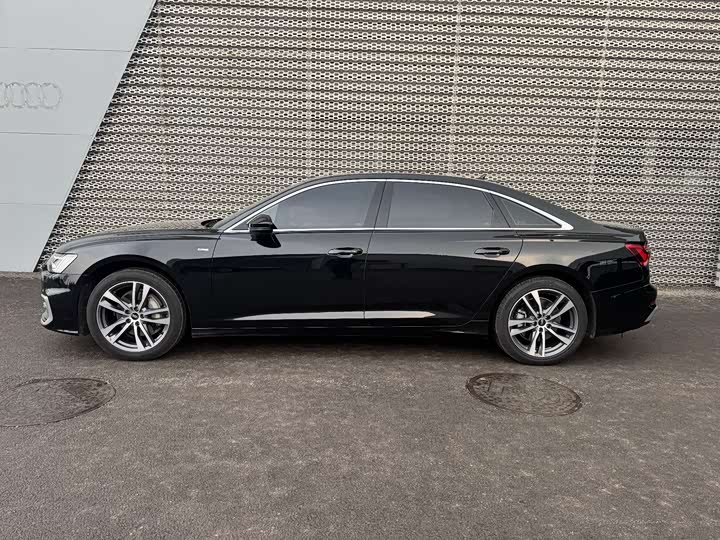 Фото 4 - Audi A6L